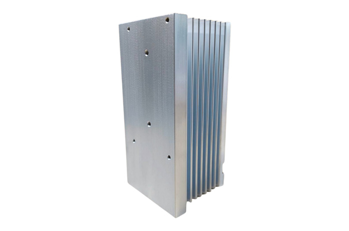 High-precision CNC machined extrusion heat sinks with complex fin designs.